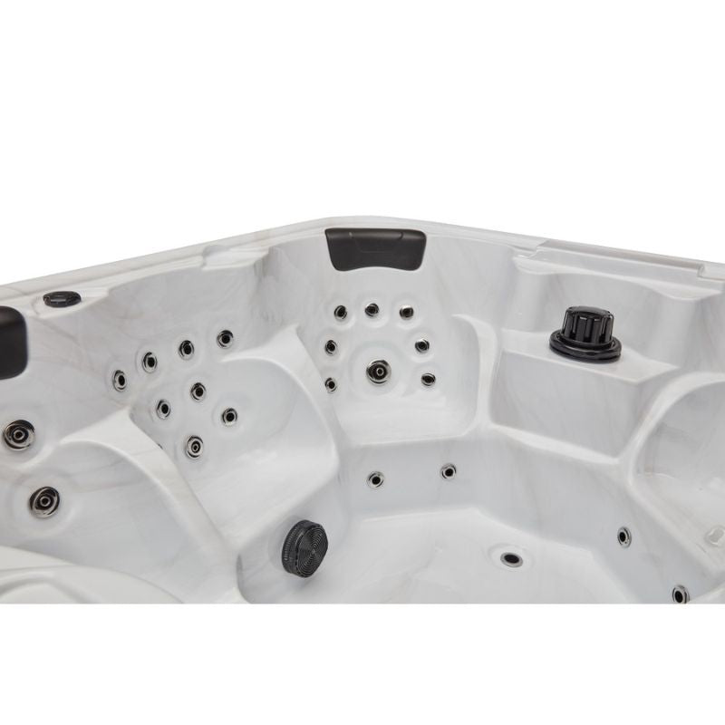 Demo 6 PERSON HOT TUB