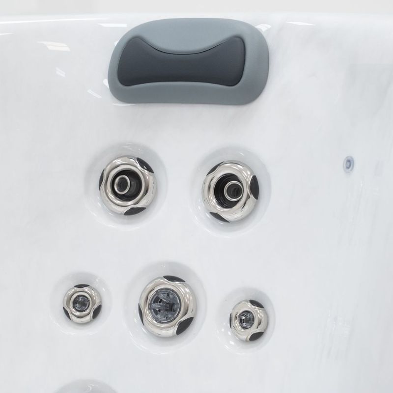 The Brecon Hot Tub – 5-6 Person Hot Tub with Lounger
