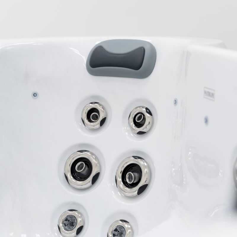 The Cenarth Hot Tub – 7 Seat Hot Tub