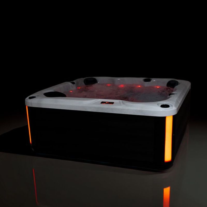 The Cenarth Hot Tub – 7 Seat Hot Tub