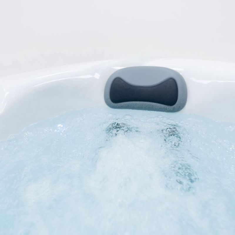 The Cenarth Hot Tub – 7 Seat Hot Tub