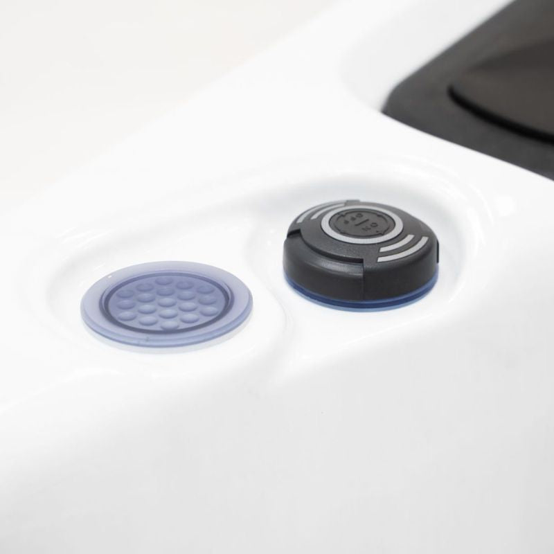 The Carew – 3-Person Hot Tub with Lounger
