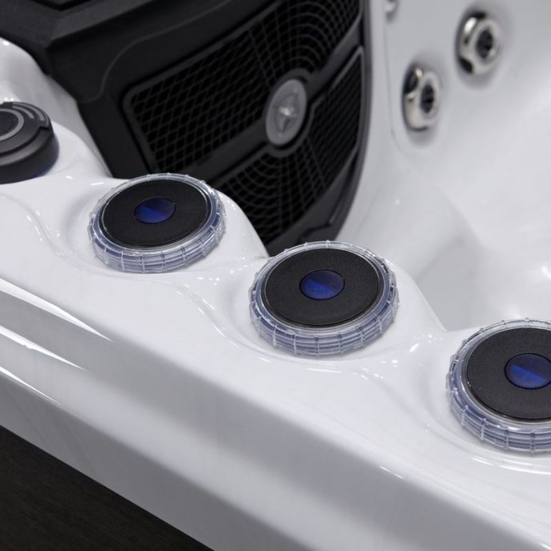 The Nolton Hot Tub – 6 Person Hot Tub with Lounger & 59 Jets