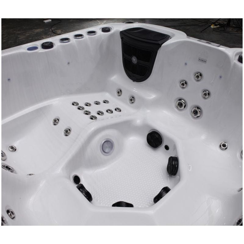 The Nolton Hot Tub – 6 Person Hot Tub with Lounger & 59 Jets