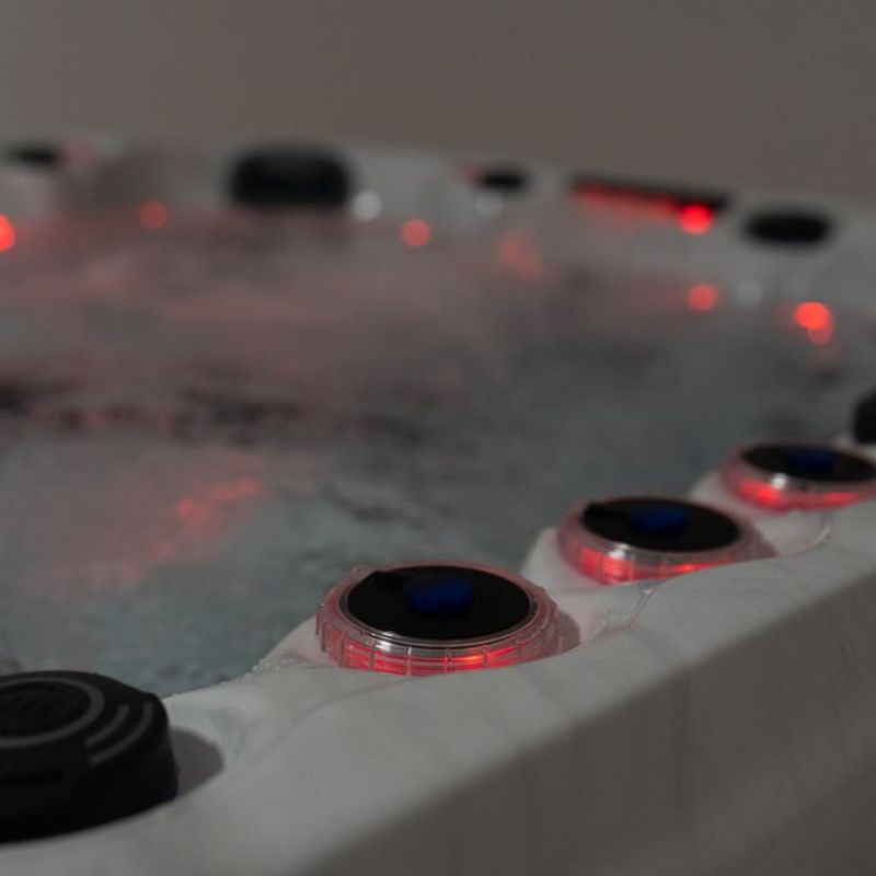 The Nolton Hot Tub – 6 Person Hot Tub with Lounger & 59 Jets