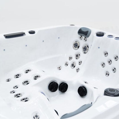 The Solva Hot Tub – 5 Person Hot Tub with Dual Loungers & 75 Jets