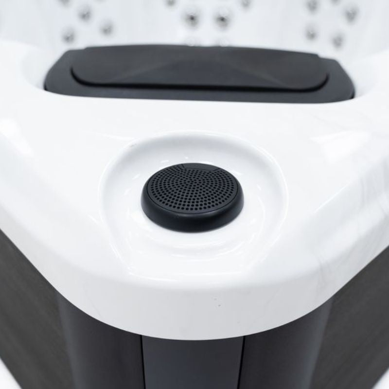 The Solva Hot Tub – 5 Person Hot Tub with Dual Loungers & 75 Jets