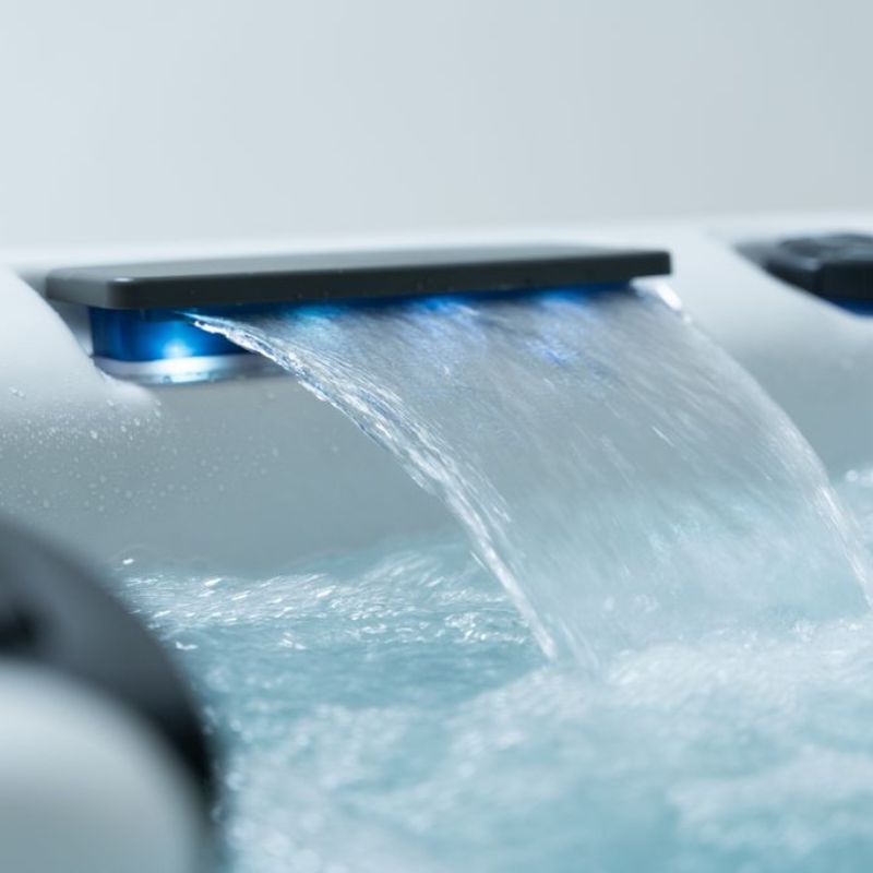 The Tenby Hot Tub – Flagship 5 Person Hot Tub with 79 Jets