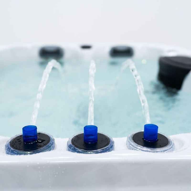 The Carew – 3-Person Hot Tub with Lounger